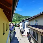 バート ゴイーザーン ホステル